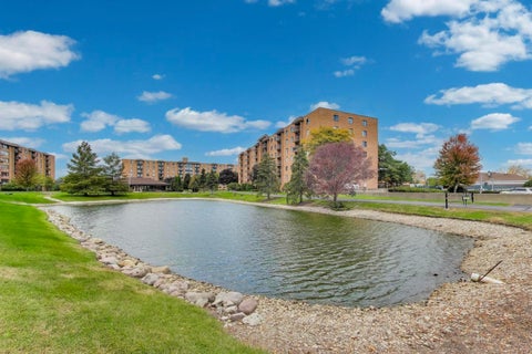Tiny photo for 1717 W CRYSTAL Lane #203, Mount Prospect, IL 60056 (MLS # 12742022)
