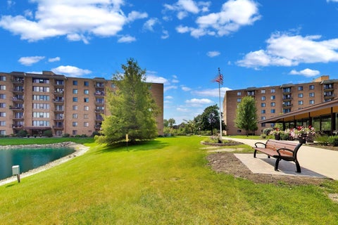 Tiny photo for 1717 W CRYSTAL Lane #203, Mount Prospect, IL 60056 (MLS # 12742022)