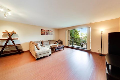 Tiny photo for 1717 W CRYSTAL Lane #203, Mount Prospect, IL 60056 (MLS # 12742022)