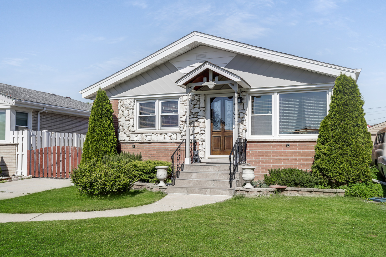 5109 N Oneida Avenue - Photo 2