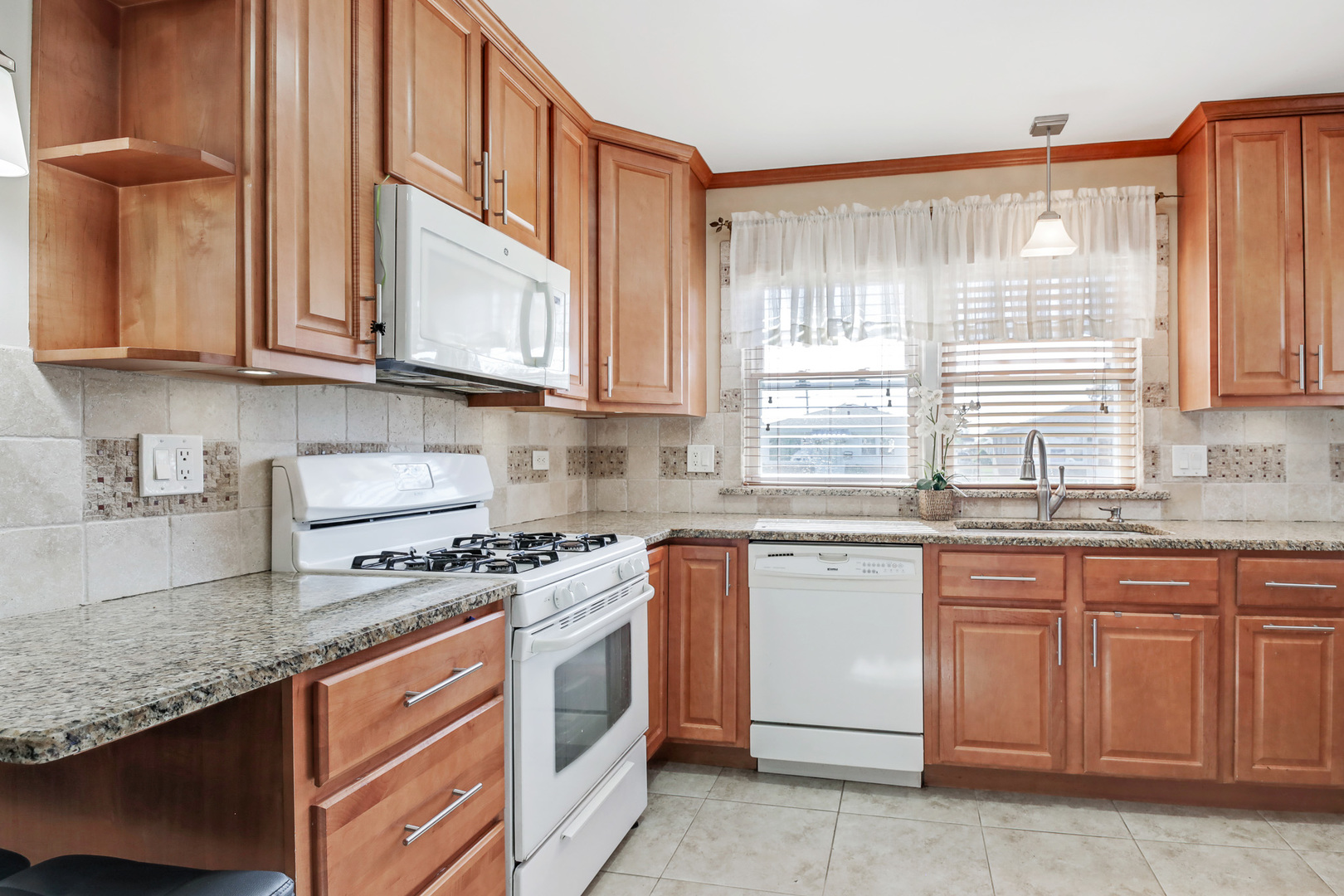 5109 N Oneida Avenue - Photo 4