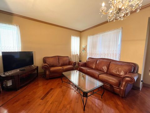 Tiny photo for 752 S Parkside Drive, Round Lake, IL 60073 (MLS # 12508972)