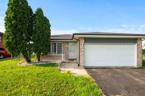 Tiny photo for 928 E 153rd Street, Phoenix, IL 60426 (MLS # 12493308)