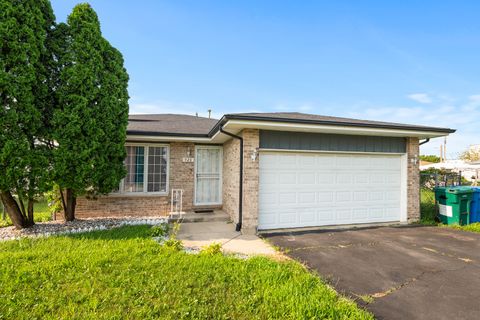 Tiny photo for 928 E 153rd Street, Phoenix, IL 60426 (MLS # 12493308)
