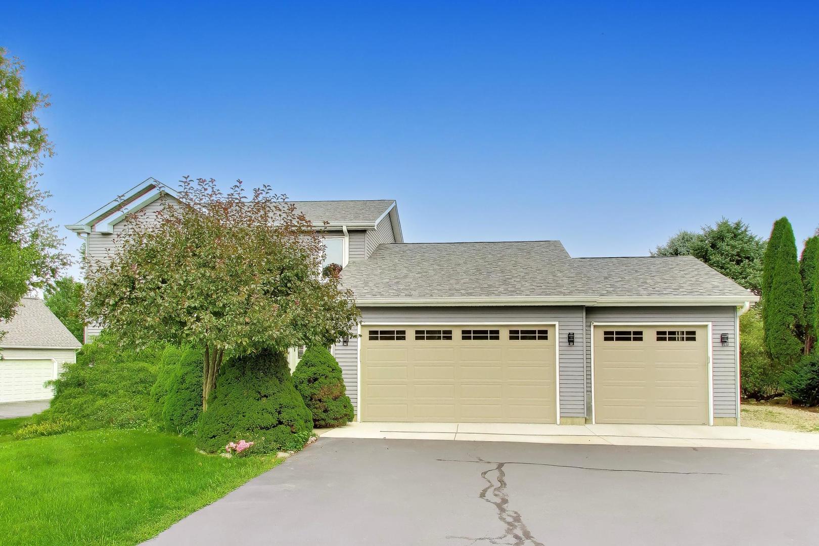 3860 Crabapple Lane