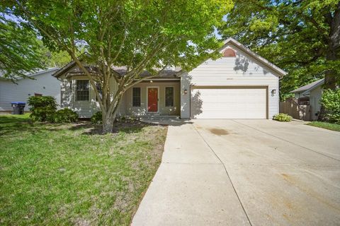 Photo of 2506 Timberview Drive, Bloomington, IL 61701 (MLS # 12652251)