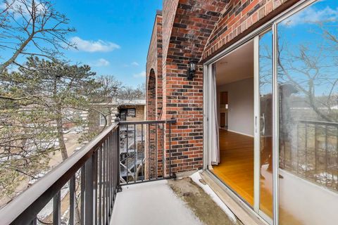 Tiny photo for 420 Linden Avenue #502, Wilmette, IL 60091 (MLS # 12582940)