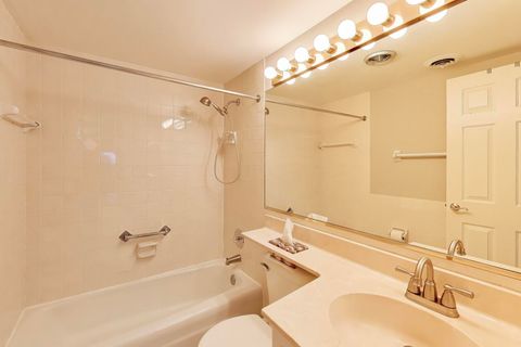 Tiny photo for 420 Linden Avenue #502, Wilmette, IL 60091 (MLS # 12582940)