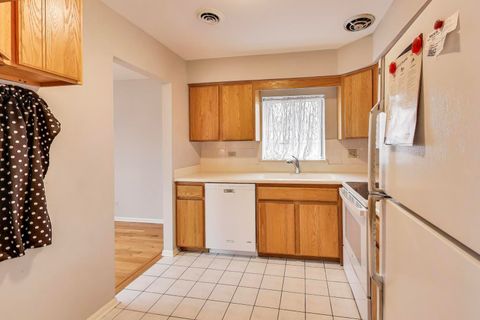 Tiny photo for 420 Linden Avenue #502, Wilmette, IL 60091 (MLS # 12582940)