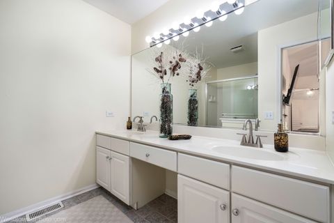 Tiny photo for 207 Locksley Drive, Streamwood, IL 60107 (MLS # 12626599)