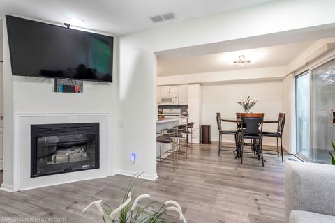 Tiny photo for 207 Locksley Drive, Streamwood, IL 60107 (MLS # 12626599)
