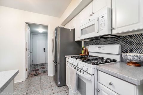Tiny photo for 207 Locksley Drive, Streamwood, IL 60107 (MLS # 12626599)