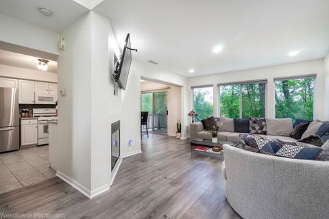 Tiny photo for 207 Locksley Drive, Streamwood, IL 60107 (MLS # 12626599)