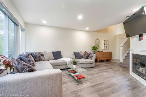 Tiny photo for 207 Locksley Drive, Streamwood, IL 60107 (MLS # 12626599)