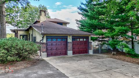 Tiny photo for 105 Leland Lane, Ottawa, IL 61350 (MLS # 12452831)