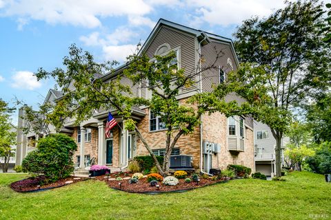 Tiny photo for 2611 Woodmere Drive, Darien, IL 60561 (MLS # 12477272)