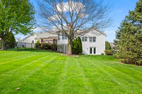 Tiny photo for 3551 Lakeview Drive, Algonquin, IL 60102 (MLS # 12564559)