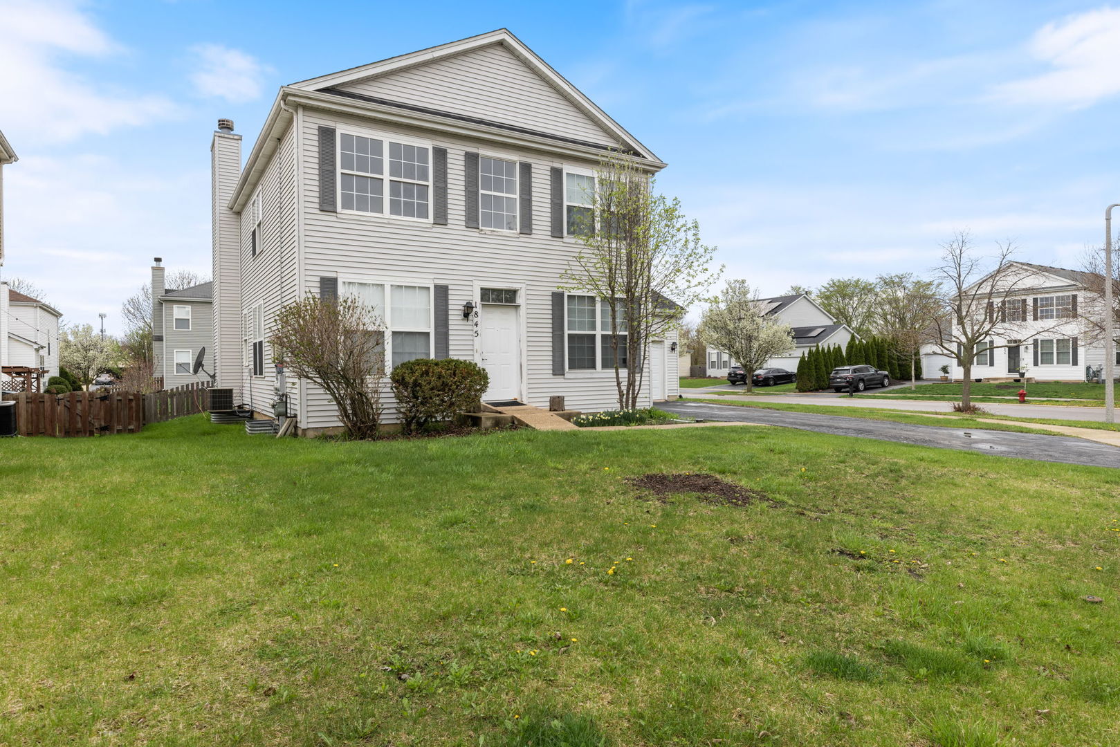 1845 BLUESTEM Circle