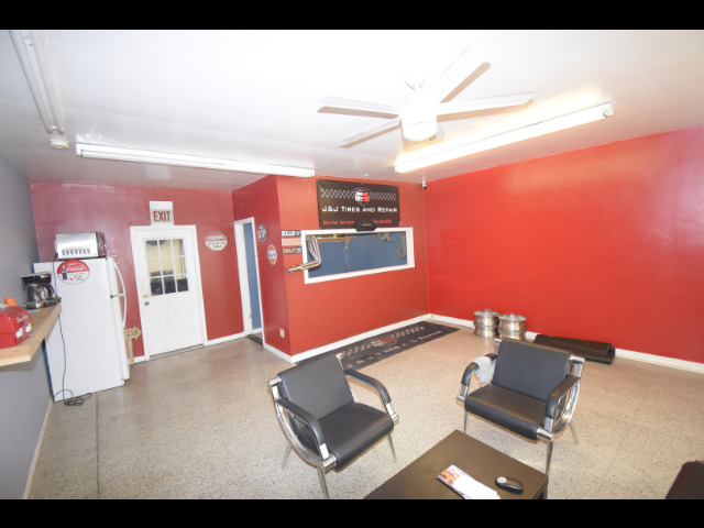 3742 W 59th Street