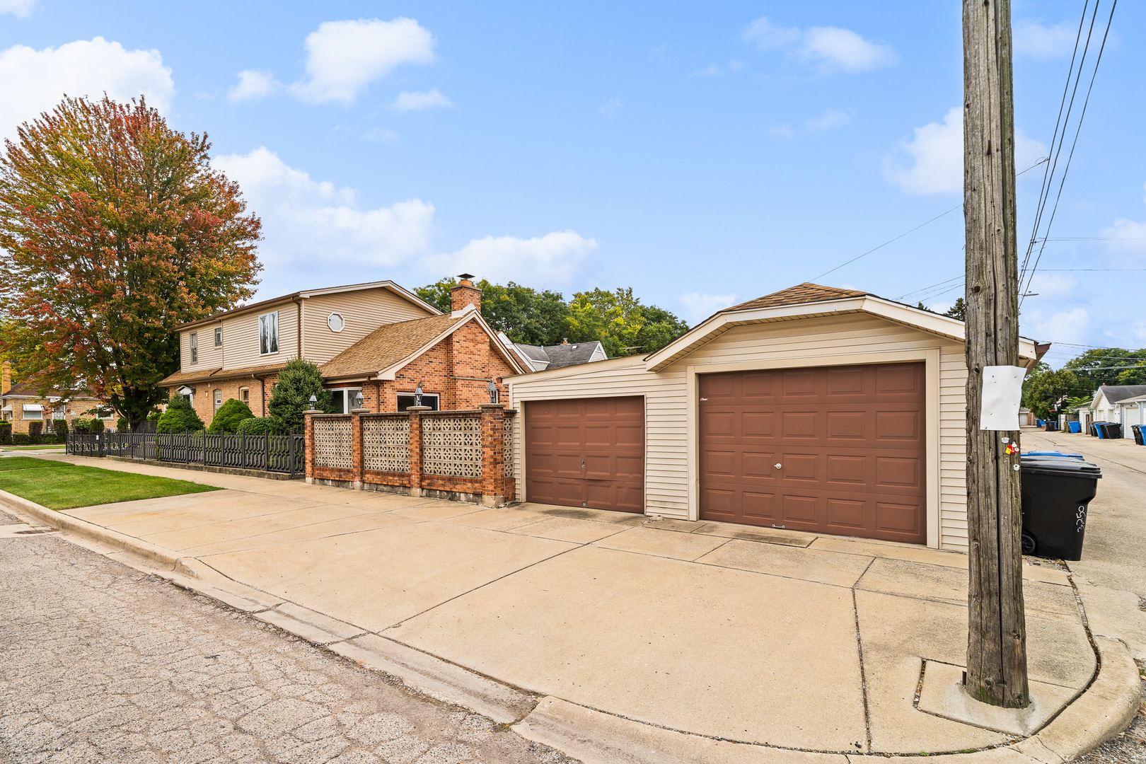 3250 N Page Avenue