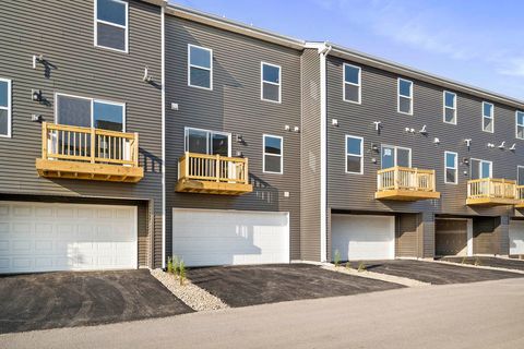 Tiny photo for 879 Briar Glen Court, Hampshire, IL 60140 (MLS # 12505002)