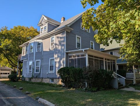 Photo of 226 W Locust Street, DeKalb, IL 60115 (MLS # 12490310) Photo of 226 W Locust Street, DeKalb, IL 60115 (MLS # 12490310)