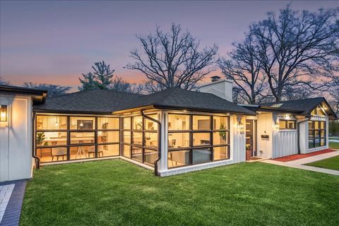 Tiny photo for 325 Park Place, Glencoe, IL 60022 (MLS # 12531339)