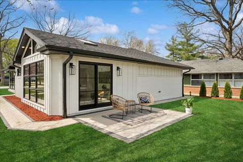 Tiny photo for 325 Park Place, Glencoe, IL 60022 (MLS # 12531339)