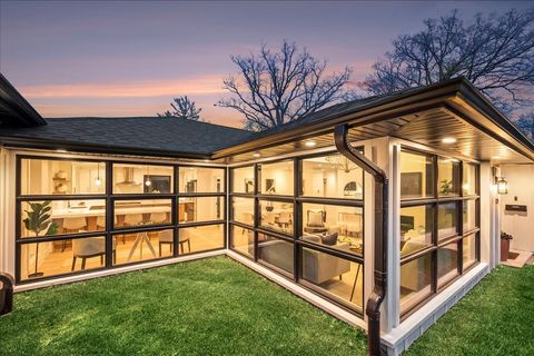 Tiny photo for 325 Park Place, Glencoe, IL 60022 (MLS # 12531339)