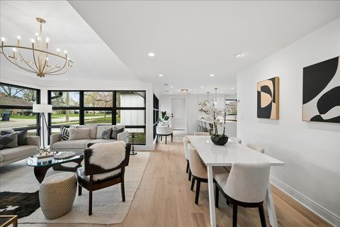 Tiny photo for 325 Park Place, Glencoe, IL 60022 (MLS # 12531339)