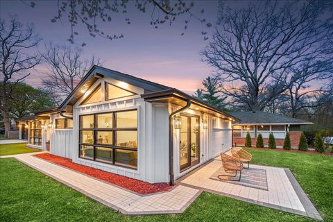 Tiny photo for 325 Park Place, Glencoe, IL 60022 (MLS # 12531339)