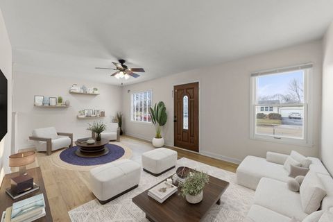 Tiny photo for 422 Best Avenue, DeKalb, IL 60115 (MLS # 12546117)