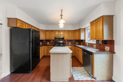 Tiny photo for 422 Best Avenue, DeKalb, IL 60115 (MLS # 12546117)