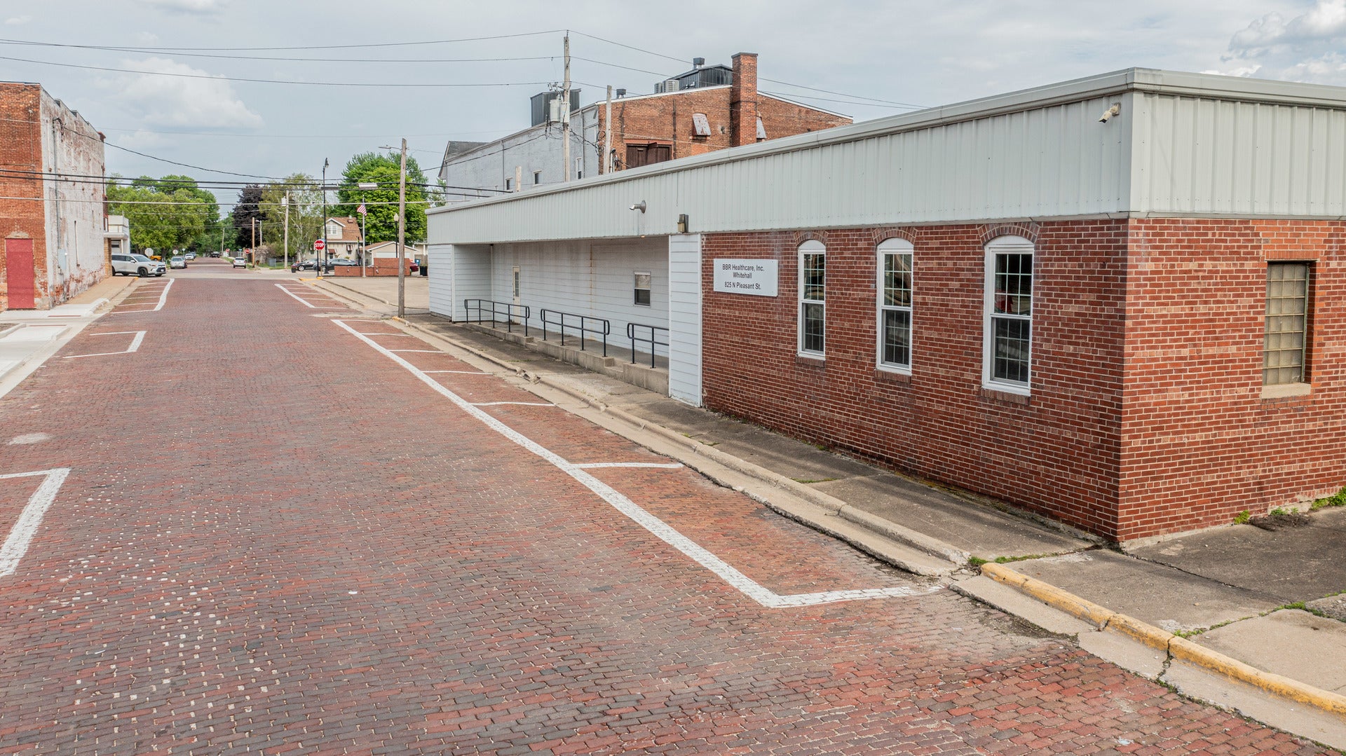 825 N Pleasant Street