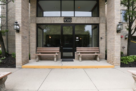 Tiny photo for 9510 S Kolmar Avenue #408, Oak Lawn, IL 60453 (MLS # 12751374)
