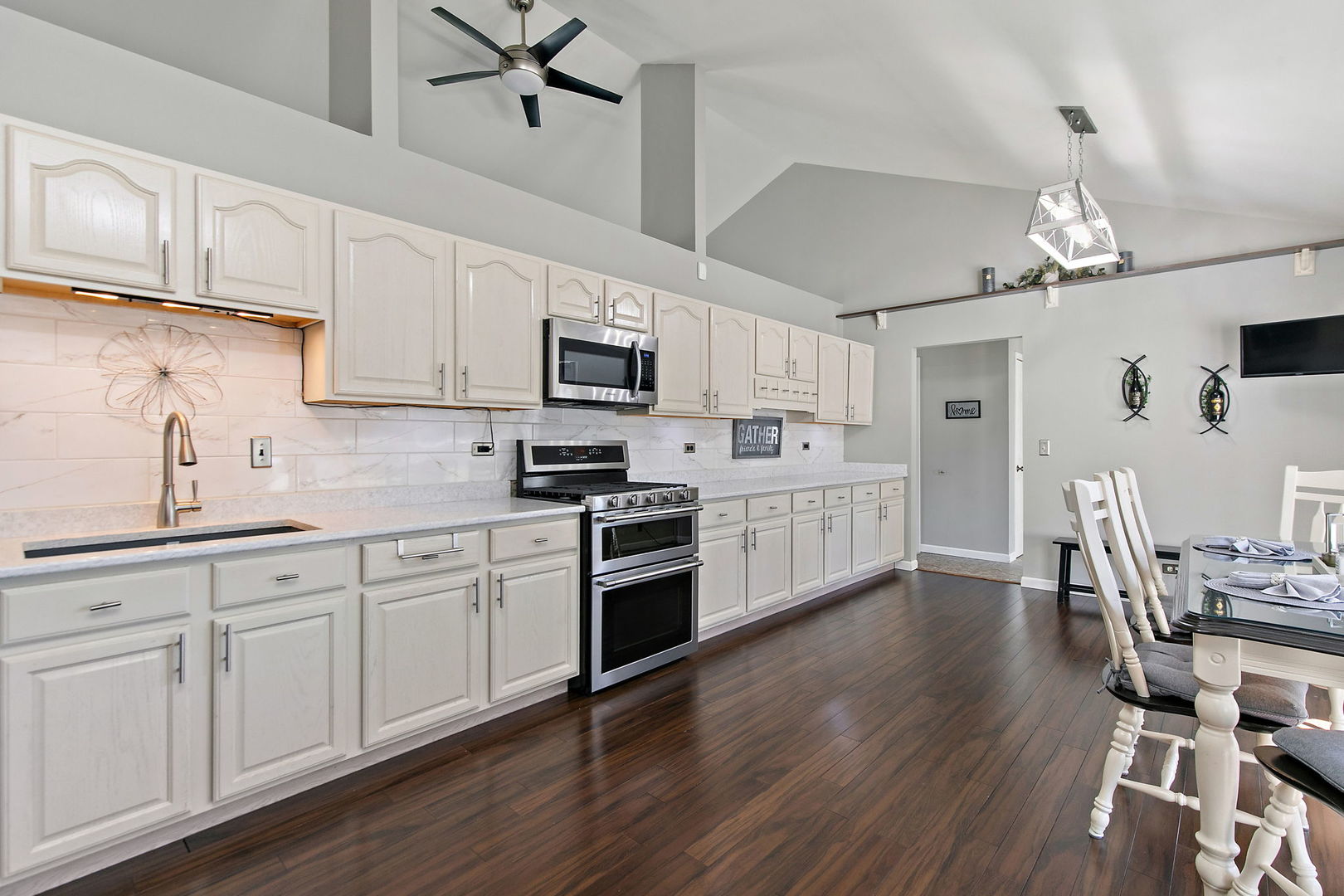 860 Woodland Court