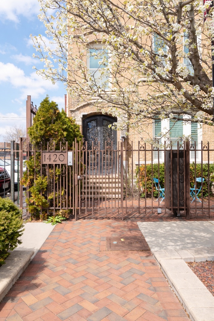 1420 W Fulton Street, Chicago, IL, 60607 2 1420 W Fulton Street