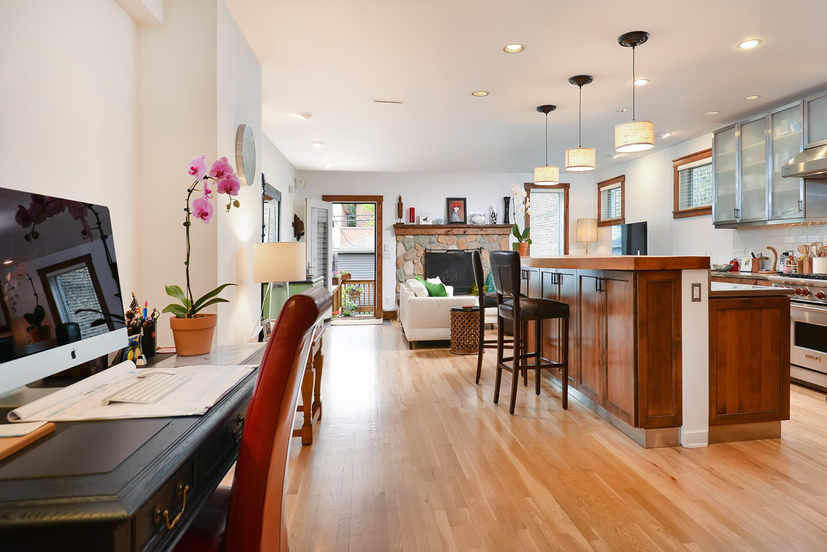 2317 N Greenview Avenue