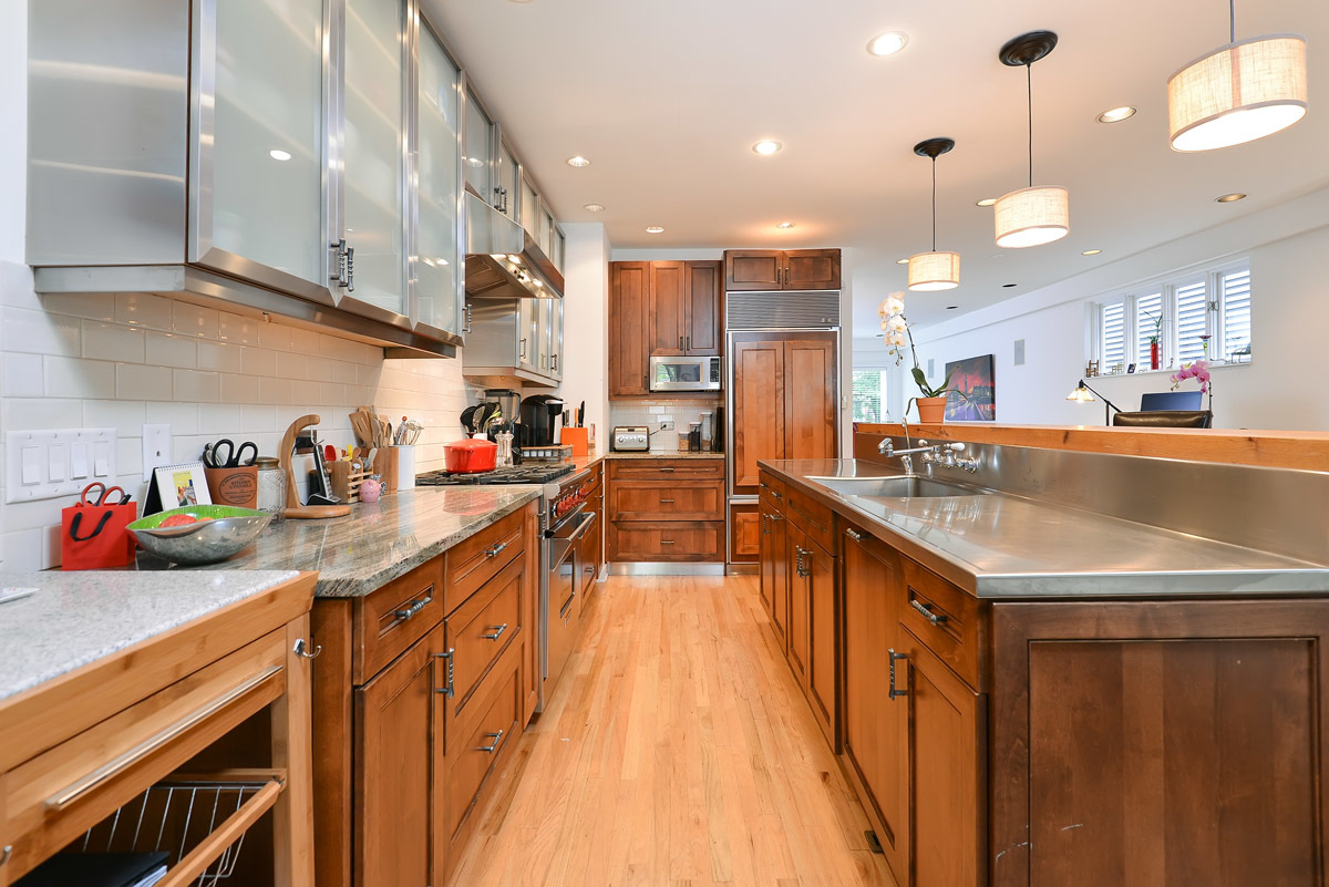 2317 N Greenview Avenue