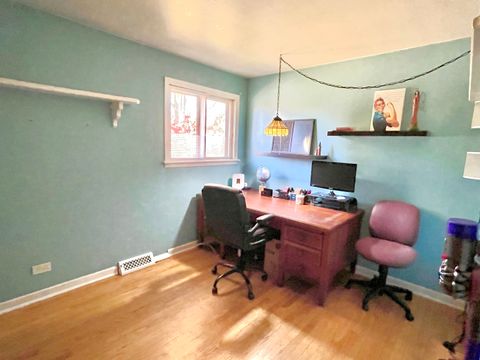 Tiny photo for 1214 N crabtree Lane, Mount Prospect, IL 60056 (MLS # 12450028)