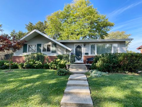 1214 N crabtree Lane Mount Prospect IL 60056