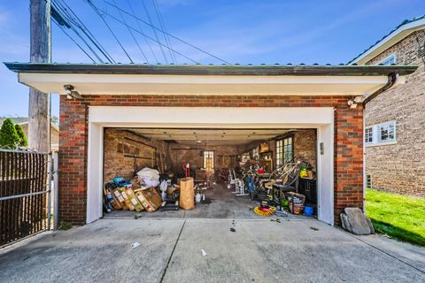 Tiny photo for 7102 Riverside Drive, Berwyn, IL 60402 (MLS # 12423507)