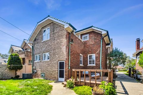 Tiny photo for 7102 Riverside Drive, Berwyn, IL 60402 (MLS # 12423507)