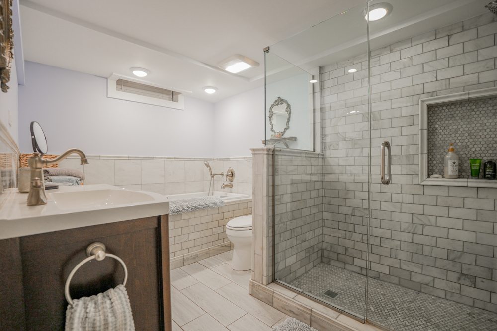 La Grange, Illinois 60525, United States, 4 Bedrooms Bedrooms, ,3 BathroomsBathrooms,Residential,Active,223692