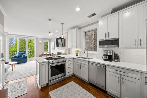 Tiny photo for 3041 N Racine Avenue #2, Chicago, IL 60657 (MLS # 12623951)