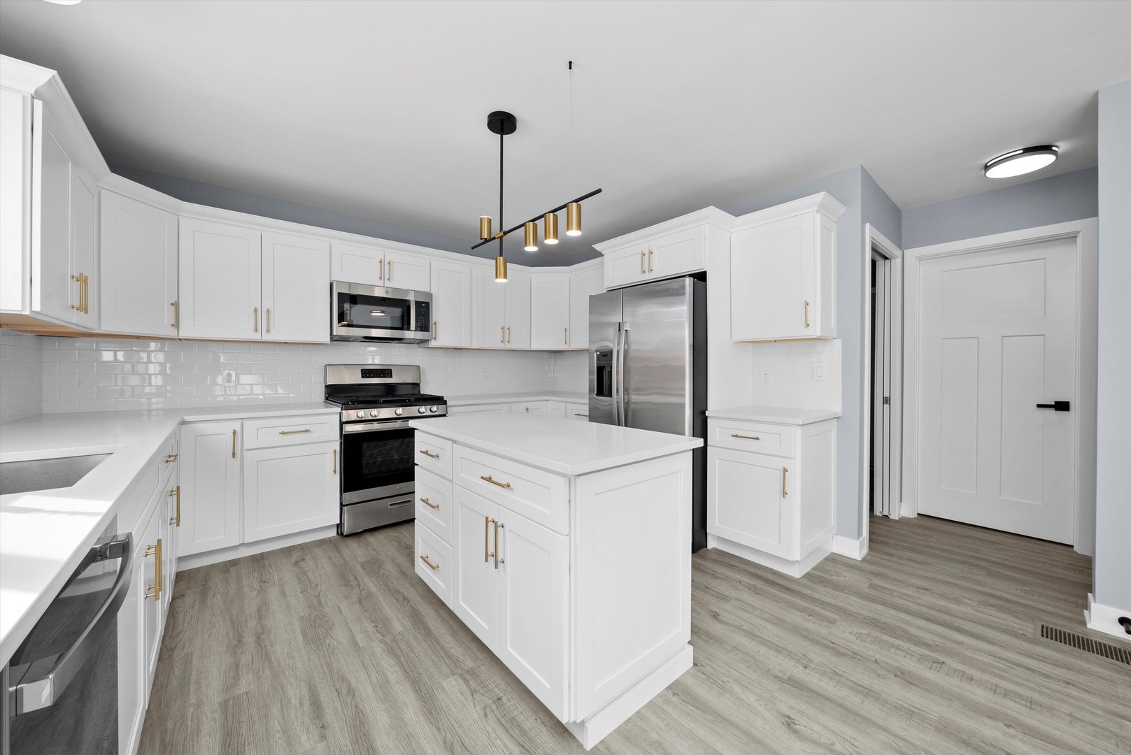 106 W Thompson Street