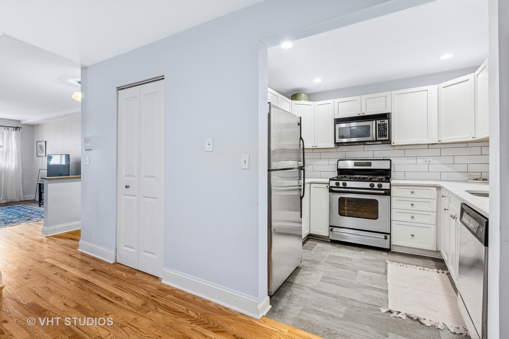 2305 N KIMBALL Avenue G