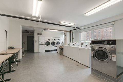 Tiny photo for 3180 N Lake Shore Drive #6E, Chicago, IL 60657 (MLS # 12627327)