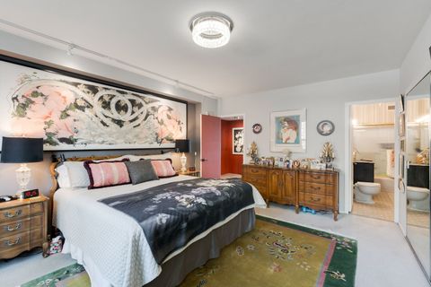 Tiny photo for 3180 N Lake Shore Drive #6E, Chicago, IL 60657 (MLS # 12627327)