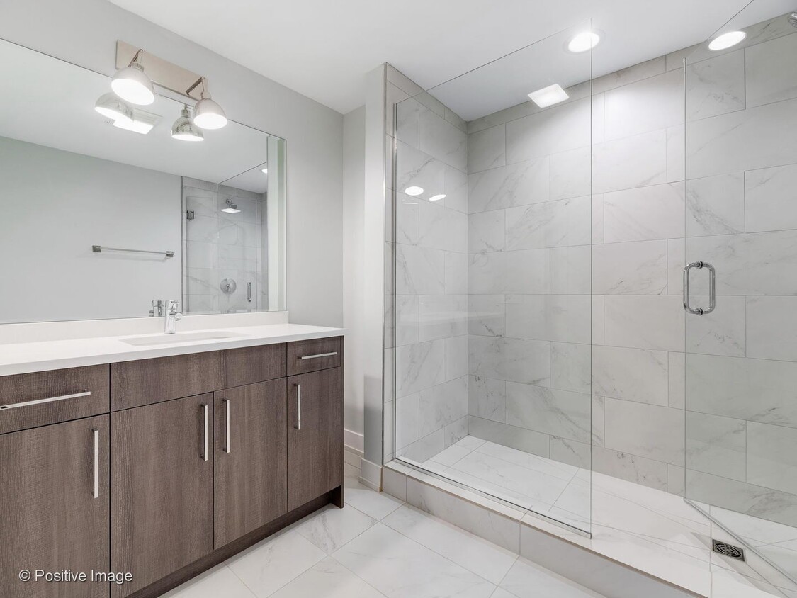 5055 S Dorchester Avenue 206